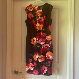 Vince Camuto Size women’s 12. Navy Floral dress